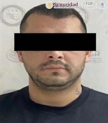 Erick Eduardo Ríos Estrada, alias "El Trébol" o "Chilangolandia", fue detenido en Querétaro por elementos de la SSPC y la FGR. El hombre es requerido por el Tribunal Federal de Distrito Sur de Texas con fines de extradición. Crédito: Especial