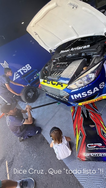 Cruz acompaña a su padre