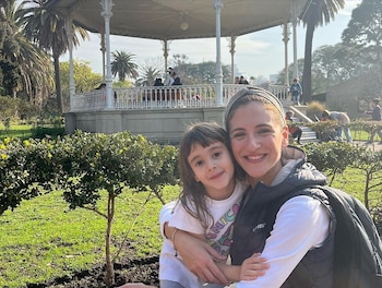 Carolina junto a su sobrina