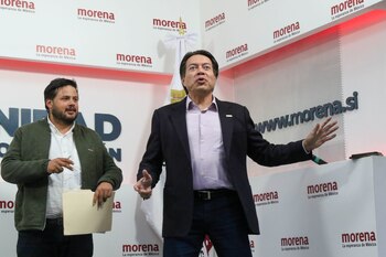 Mario Delgado junto a Sebastián