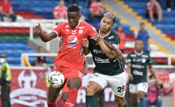 Teófilo Gutiérrez recibió una nueva sanción y se perderá el clásico contra el América de Cali. Foto: VizzorImage / Gabriel Aponte