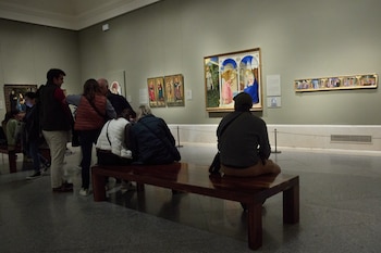 Foto de archivo de varias personas durante una visita al Museo del Prado, en marzo de 2024 (Jesús Hellín / Europa Press)
