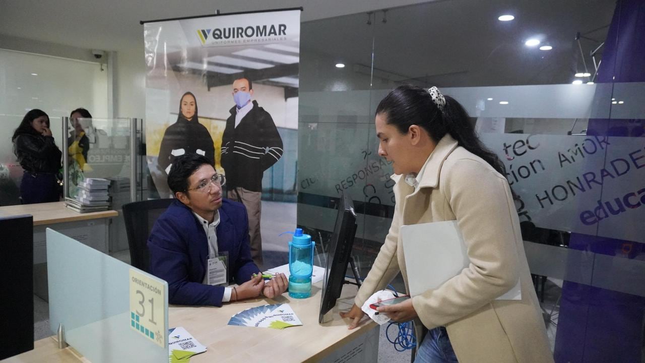 Los interesados deben registrarse en ape.sena.edu.co, crear usuario, cargar la hoja de vida y validar el perfil para postularse - crédito Sena