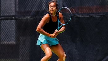 Dana Guzmán se hace un lugar entre las cuatro mejores del W35 de Southaven y apunta a su primera final de la temporada