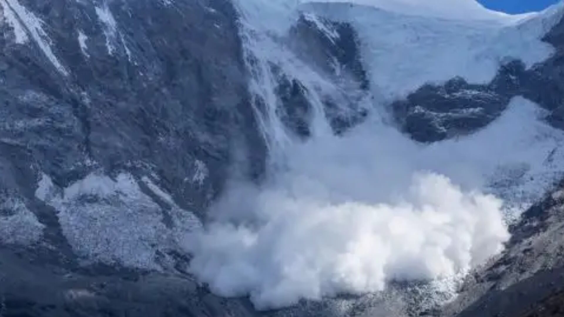 Áncash refuerza rutas de evacuación ante posible aluvión por desprendimientos de hielo y roca en el nevado Huascarán