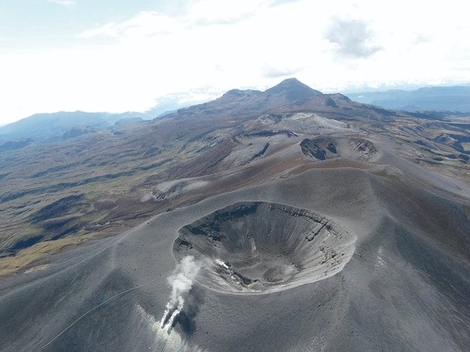 El volcán Puracé permanece en estado de alerta naranja tras registrar un aumento de actividad sísmica en su área de influencia. - crédito Servicio Geológico Colombiano