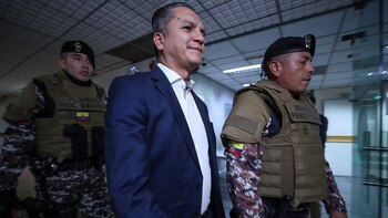 Más de seis años de