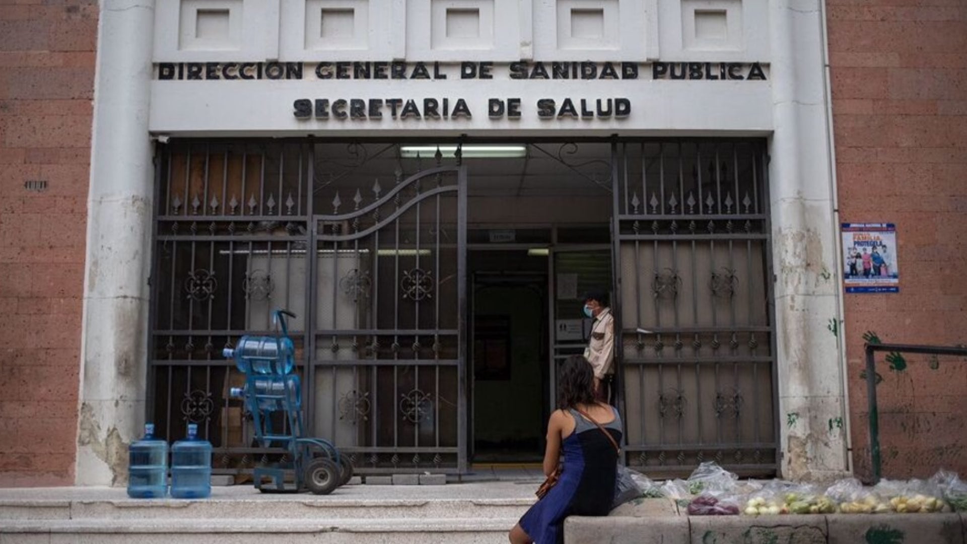 La cobertura de vacunación en embarazadas continúa por debajo del 70%, según Sesal. (FOTO: La Prensa)