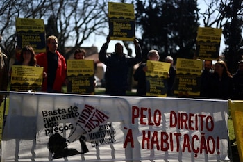 Manifestación por la vivienda digna en Lisboa. (Reuters/Pedro Nunes)