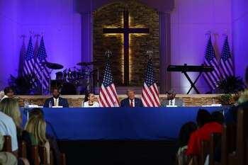 Trump asistió a un panel