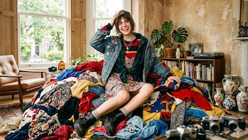 Del runway al armario: La moda circular impulsa el auge de la ropa usada en El Salvador