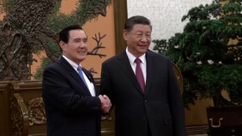 Xi Jinping junto al ex