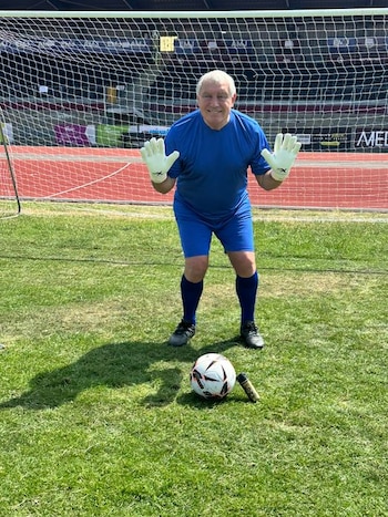 Peter Shilton, ex arquero de la selección de Inglaterra, le envió un dardo a la Argentina en la previa del partido contra México (@Peter_Shilton)