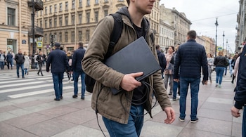 programadores - laptop - IA - tecnología - 1 de junio