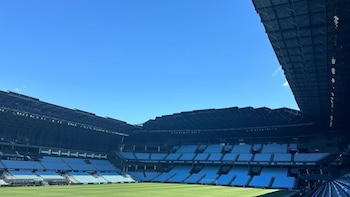 El Celta admite que la situación con el césped de Balaídos es "drástica" y decide cambiarlo