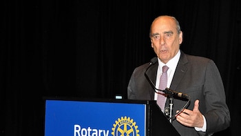 Francos respondió con números a