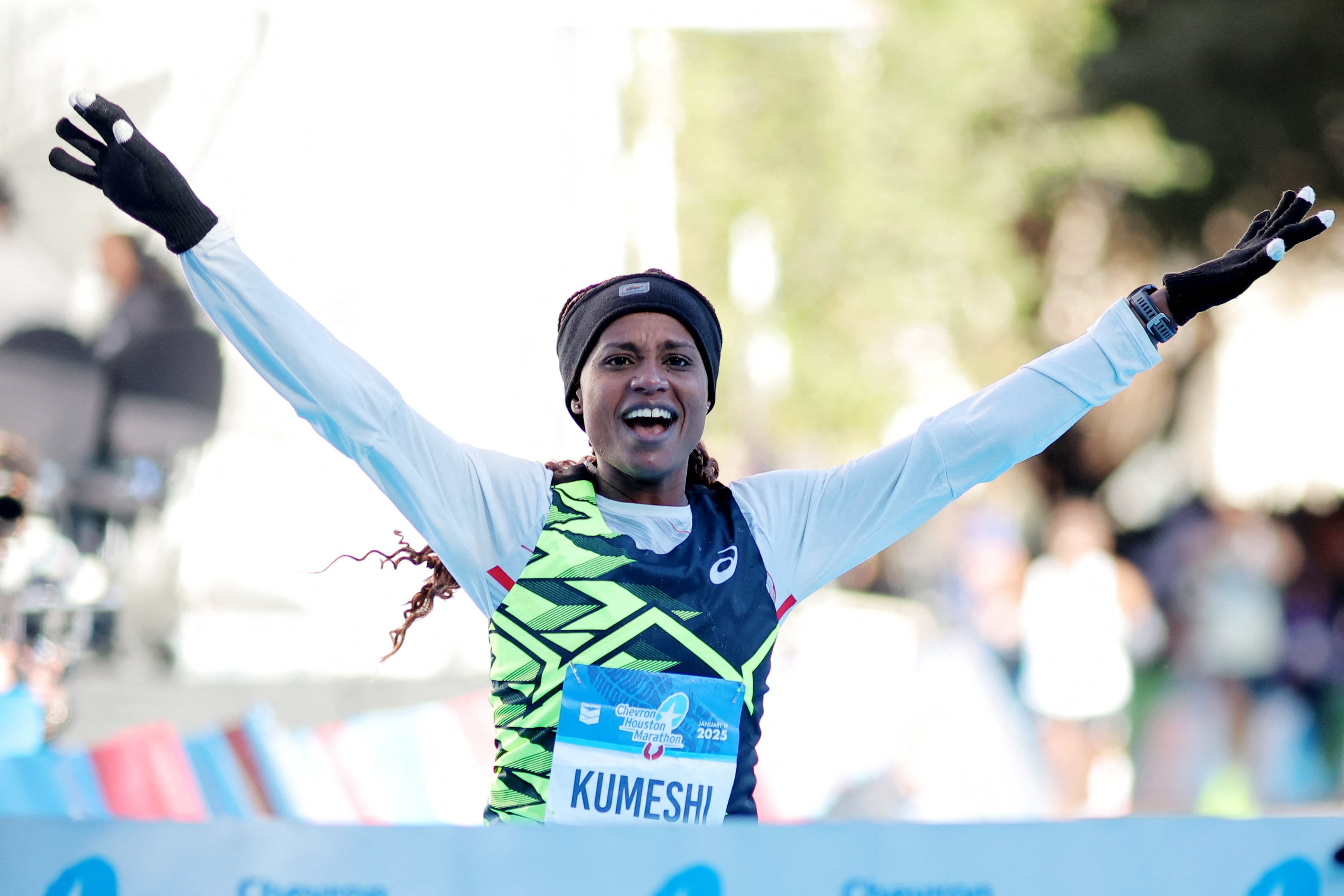 La investigación psicológica asocia la expansión corporal con emociones positivas como alegría, orgullo y triunfo en el deporte (Erik Williams-Imagn Images/REUTERS)