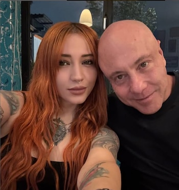 Jorge Rausch sorprende con romántico