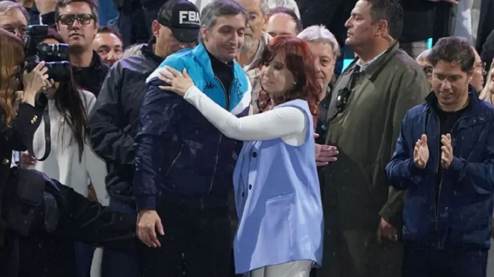Rechazaron el intento de Máximo y Florencia Kirchner por suspender el decomiso de sus bienes en la causa “Vialidad” Rechazaron el intento de Máximo y Florencia Kirchner por suspender el decomiso de sus bienes en la causa “Vialidad”