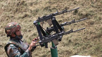 Mueren dos militares y dos