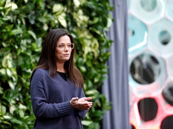 Amy Hood renunció a Goldman Sachs antes de encontrar rumbo profesional definitivo en la industria tecnológica. (REUTERS/Lindsey Wasson)