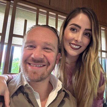 La pareja lleva al menos