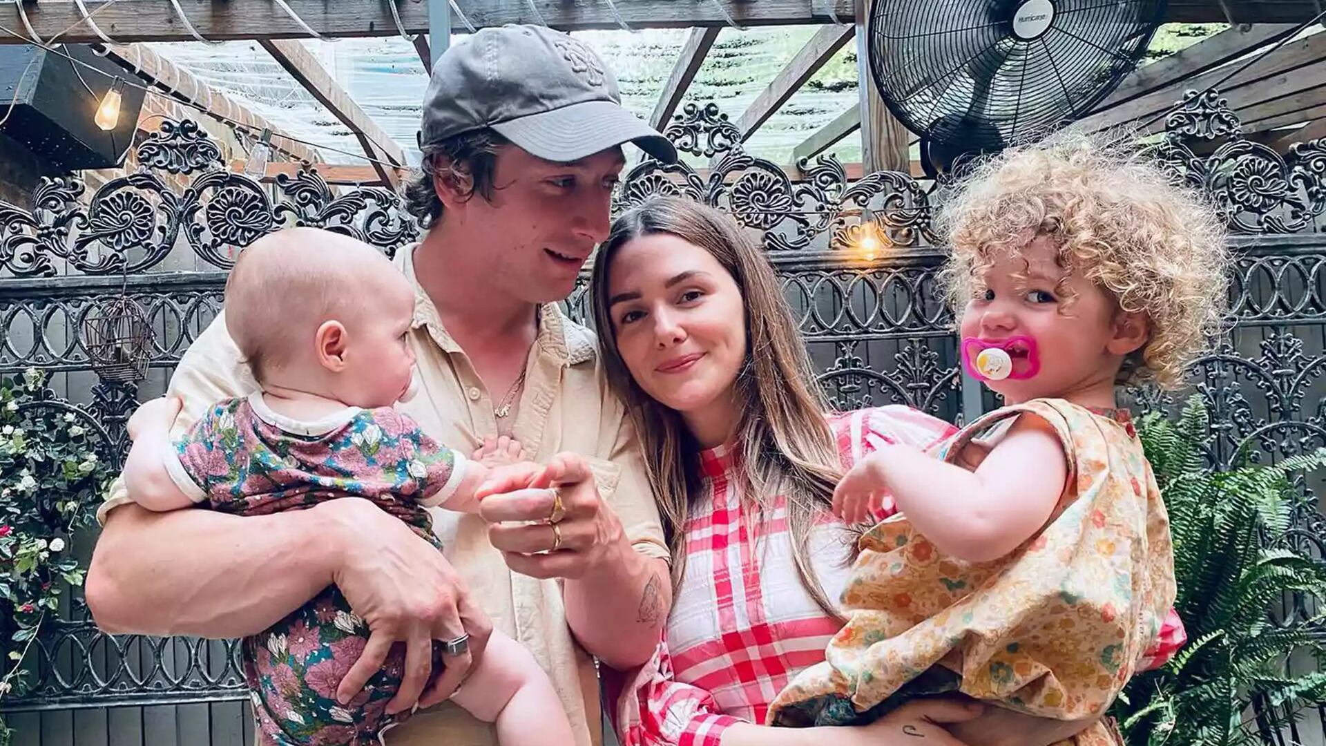 El actor comparte la custodia de sus hijas Ezer y Dolores con su exesposa Addison Timlin (Addison Timlin Instagram)