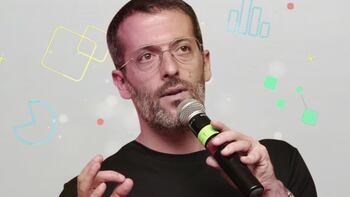 Michel Edery Grimberg, fundador de Smart Beemo, durante una mentoría en marketing digital