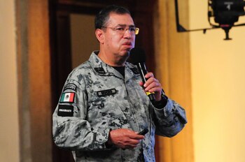 Luis Bucio, comandante de la