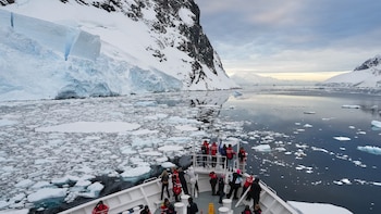 El cambio climático pone en jaque el “trabajo soñado” de la Antártida: el dilema de los guías turísticos