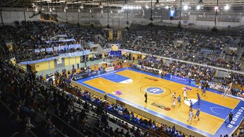 Le quedó el micrófono abierto