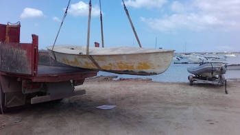 Ascienden a 76 los migrantes llegados a Formentera este domingo en cinco pateras