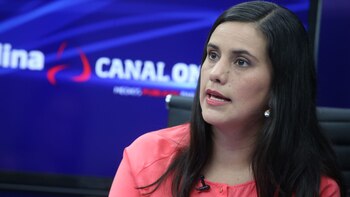 Verónika Mendoza respinge il coprifuoco: