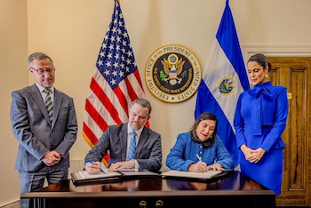 Con la firma del acuerdo