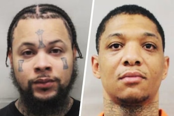 Derrick Groves y Antoine Massey