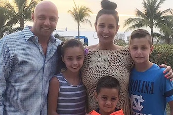 El padre de Ava Majury,