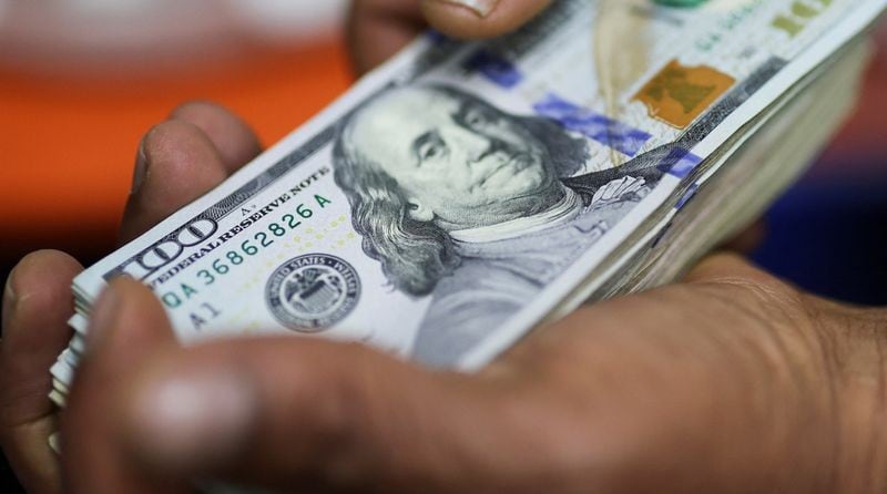 El pago de USD 4.200 millones a tenedores de bonos abrió un debate sobre las alternativas más atractivas para reinvertir en el mercado financiero argentino
Luisa González/Reuters