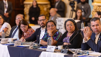 Representantes discuten estrategias y políticas