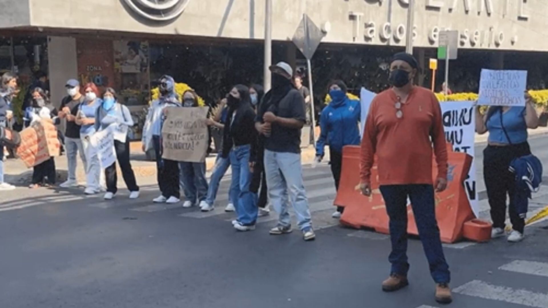 Alumnos de la UPN se manifiestan al sur de la CDMX. Foto: x.com/@CollinElcheo