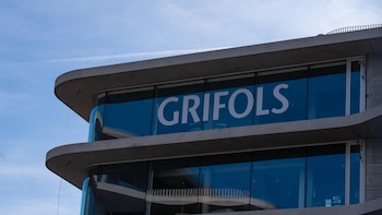 El fondo de pensiones de Malasia EPF aflora una participación del 3% en Grifols, valorada en 122 millones