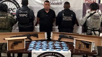 Cae con armas largas y droga El Pelucas, integrante del Cártel de Sinaloa en Tijuana