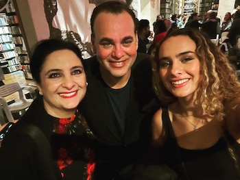 Natanya, Michael y Dafne persiguen