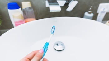 Científicos revelan el impacto de la higiene bucal en la prevención de la neumonía