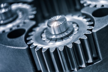 El documento detalla criterios técnicos,