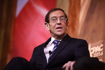 Bruce Fein fue excluido formalmente