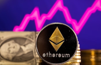 Representación de la criptomoneda Ether. (REUTERS)