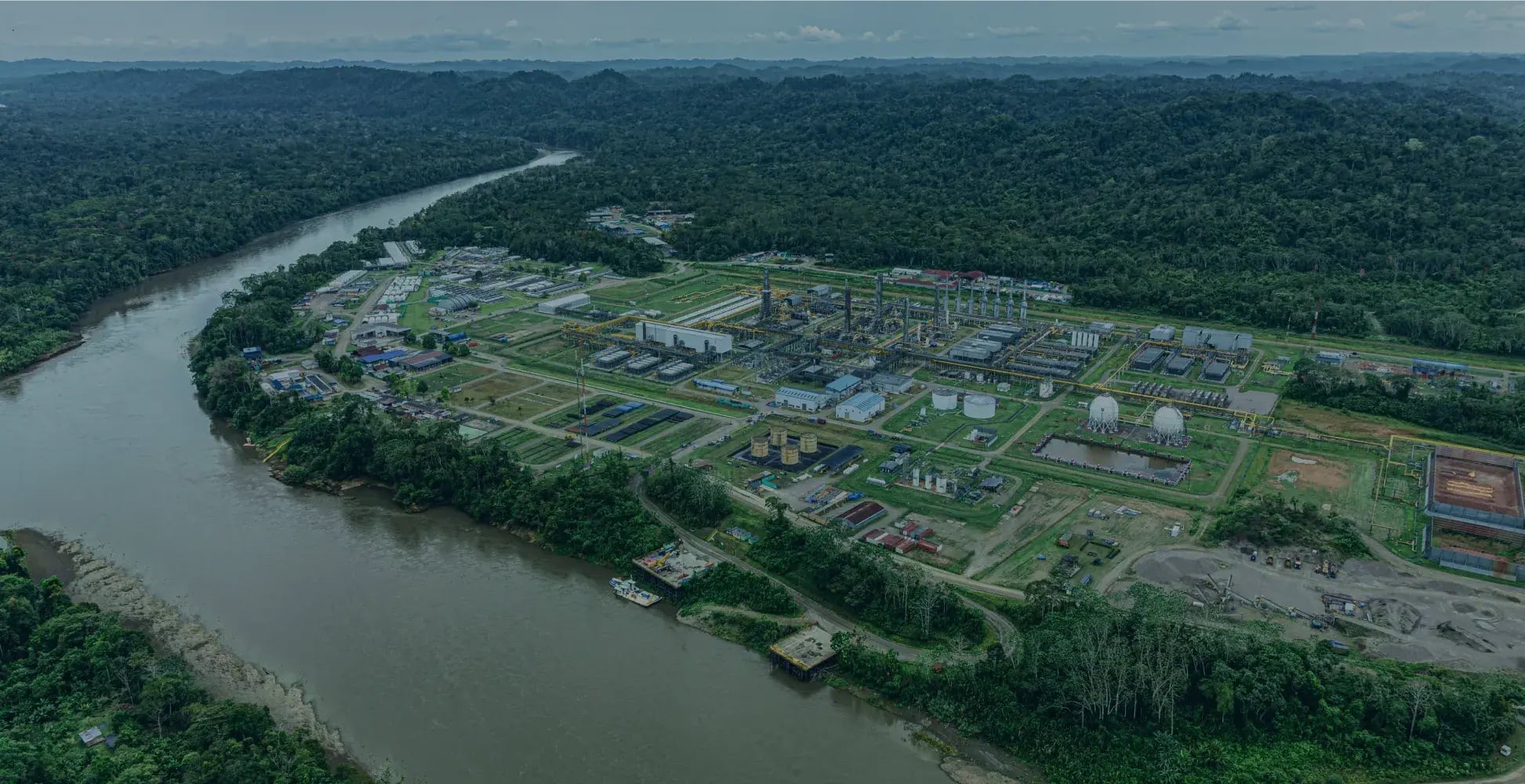El embajador Voto Bernales destacó el papel del gas natural en la economía peruana y señaló al Proyecto Camisea como principal referente del sector. Foto: Pluspetrol