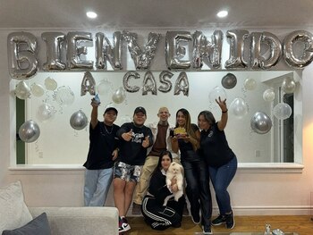 Globos, pancartas y un gran