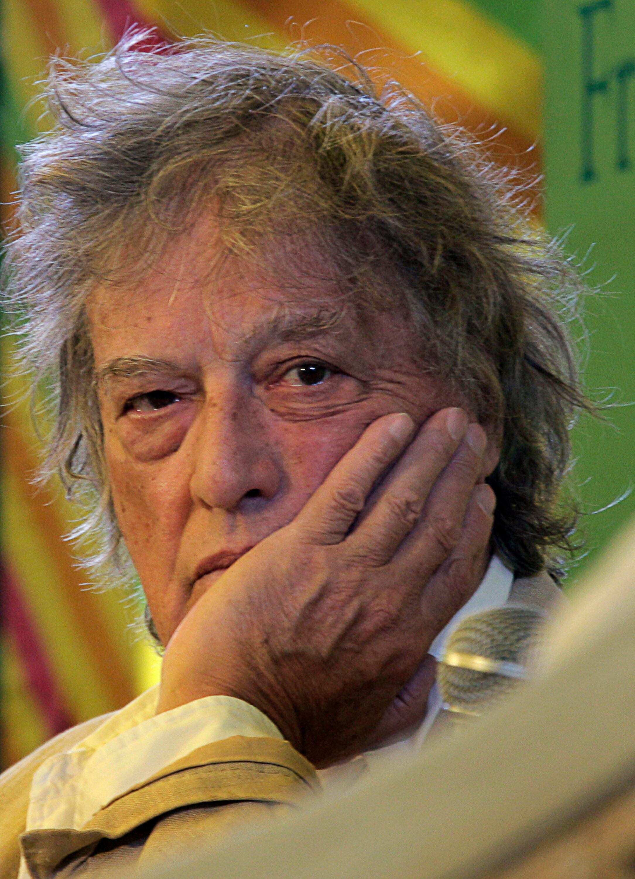 La carrera de Tom Stoppard abarcó seis décadas y se destacó por su ingenio, humanidad y profundo amor por el idioma inglés (Foto: archivo AP/Manish Swarup)