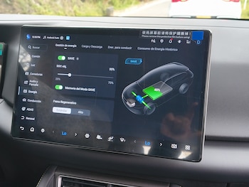 La hibridación inteligente busca aprovechar la conducción eléctrica en recorridos cotidianos y mantener respaldo para viajes largos o zonas sin cargadores.